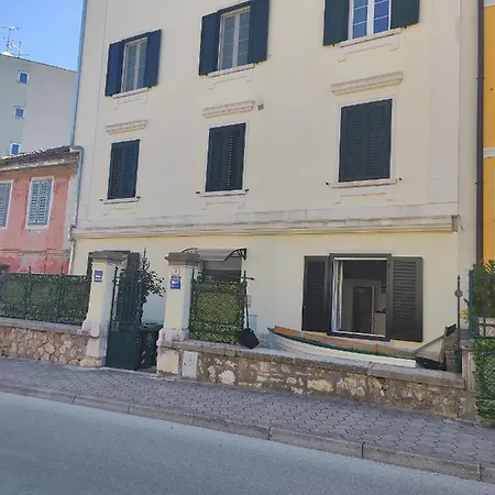 Studio Apartman Centar *